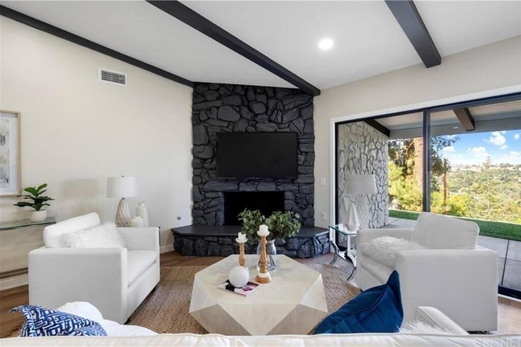 Villa Stunning Mountainside With An Incredible View